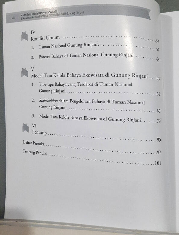 Daftar Isi Model Tata Kelola Bahaya Ekowisata di Kawasan Rawan Bencana Taman Nasional Gunung Rinjani